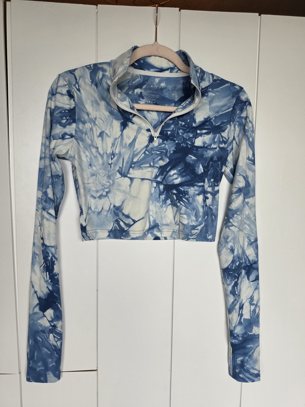 Tie-Dye Quarter-Zip Cropped Long Sleeve Top — Blue